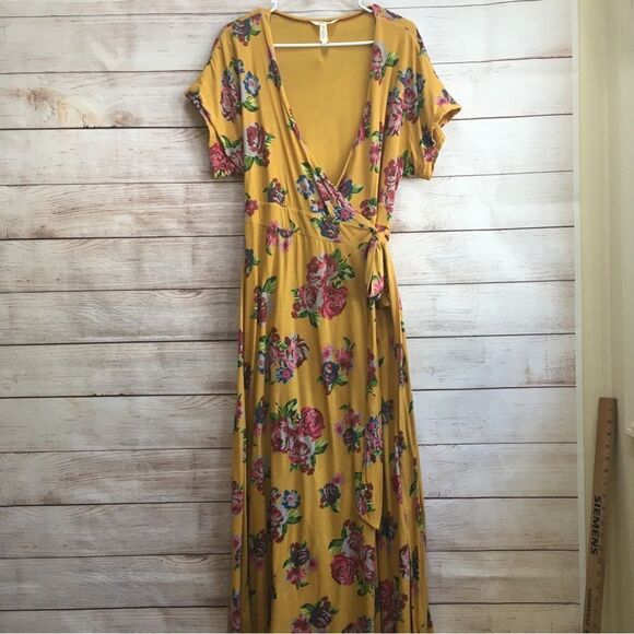 MATILDA JANE ALANA MAXI WRAP DRESS IN YELLOW FLORAL - Picture 2 of 14